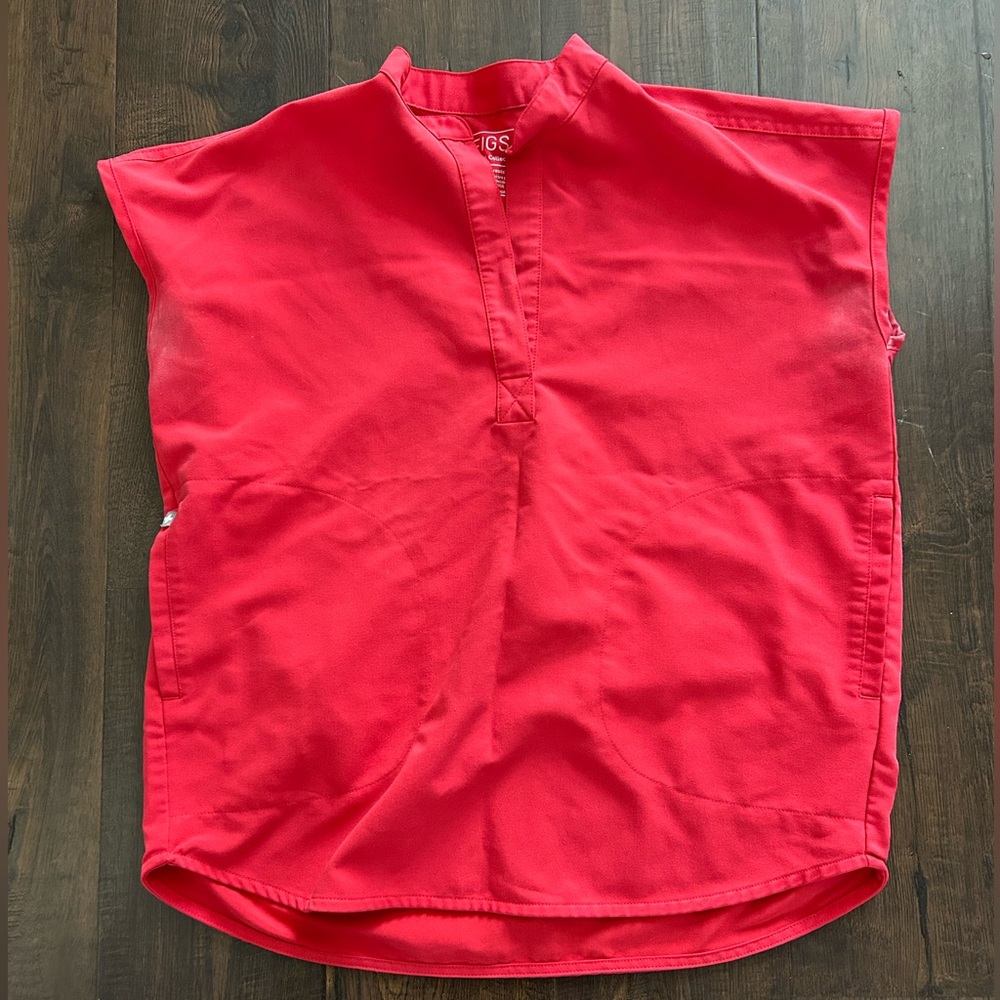 Figs scrub top